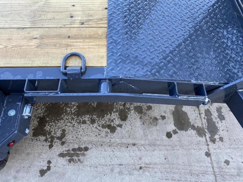 2024 Lamar 7x18' Equipment Trailer 14000# GVW * DELUXE OVERWIDTH RAMPS W/ HEAVY MESH * CHARCOAL POWDERCOAT * RUBRAIL/STAKE POCKETS/PIPE SPOOLS/D-RINGS * REM FENDERS * 12K JACK * CAST COUPLER * SPRING ASSIST * COLD WEATHER HARNESS - Image 10