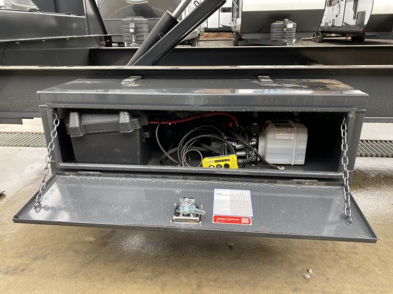 High-Performance 2024 Lamar 102x24' Deckover Power Tilt Trailer – 14000# GVW, Scissor Hoist, Spare Tire, and More - Image 15