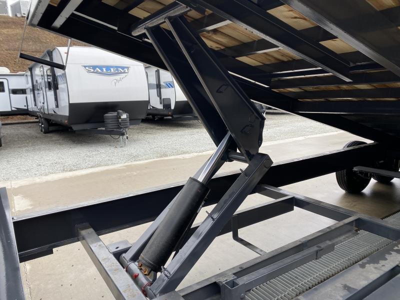 High-Performance 2024 Lamar 102x24' Deckover Power Tilt Trailer – 14000# GVW, Scissor Hoist, Spare Tire, and More - Image 20