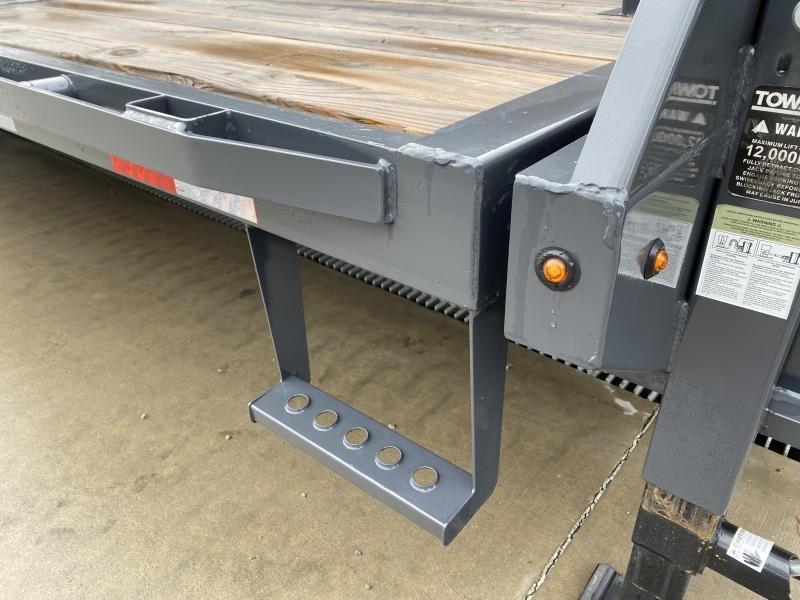High-Performance 2024 Lamar 102x24' Deckover Power Tilt Trailer – 14000# GVW, Scissor Hoist, Spare Tire, and More - Image 6