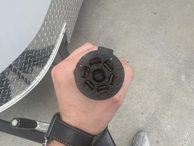 USED 2021 Wells Cargo 8.5x20 Enclosed Car Hauler Trailer * 1PC ALUMINUM ROOF * FRONT SHELF * E-TRACK - Image 2