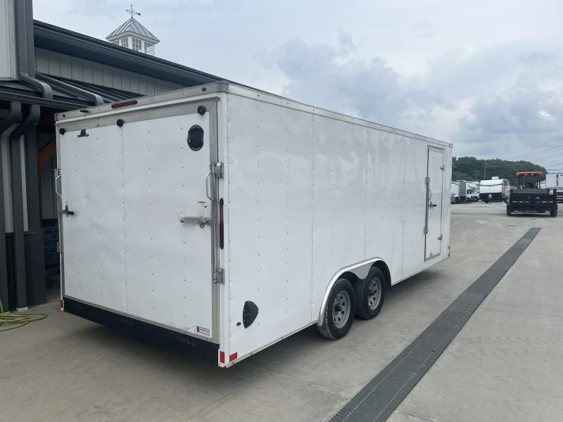 USED 2021 Wells Cargo 8.5x20 Enclosed Car Hauler Trailer * 1PC ALUMINUM ROOF * FRONT SHELF * E-TRACK - Image 13