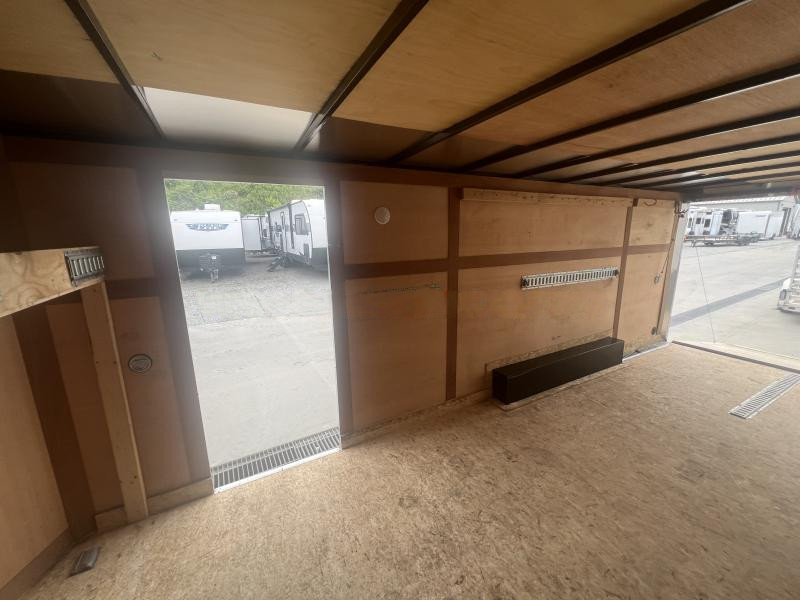 USED 2021 Wells Cargo 8.5x20 Enclosed Car Hauler Trailer * 1PC ALUMINUM ROOF * FRONT SHELF * E-TRACK - Image 10