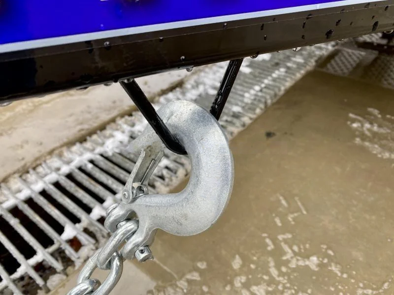 2023 Sure-Trac 102x16 Flatbed Deckover Trailer 9900# GVW * 8' SLIDE IN PUNCH PLATE RAMPS * TUBE SIDE RAIL + CROSSMEMBERS * RUBRAIL/STAKE POCKETS/D-RINGS * SPARE MOUNT * ADJUSTABLE COUPLER * DROP LEG JACK - Image 4